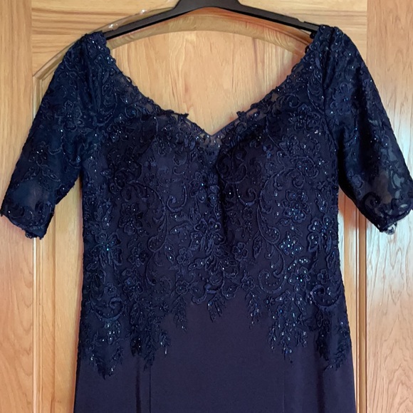 MGNY  beaded Lace on Net over Stretch Crepe - Picture 3 of 6